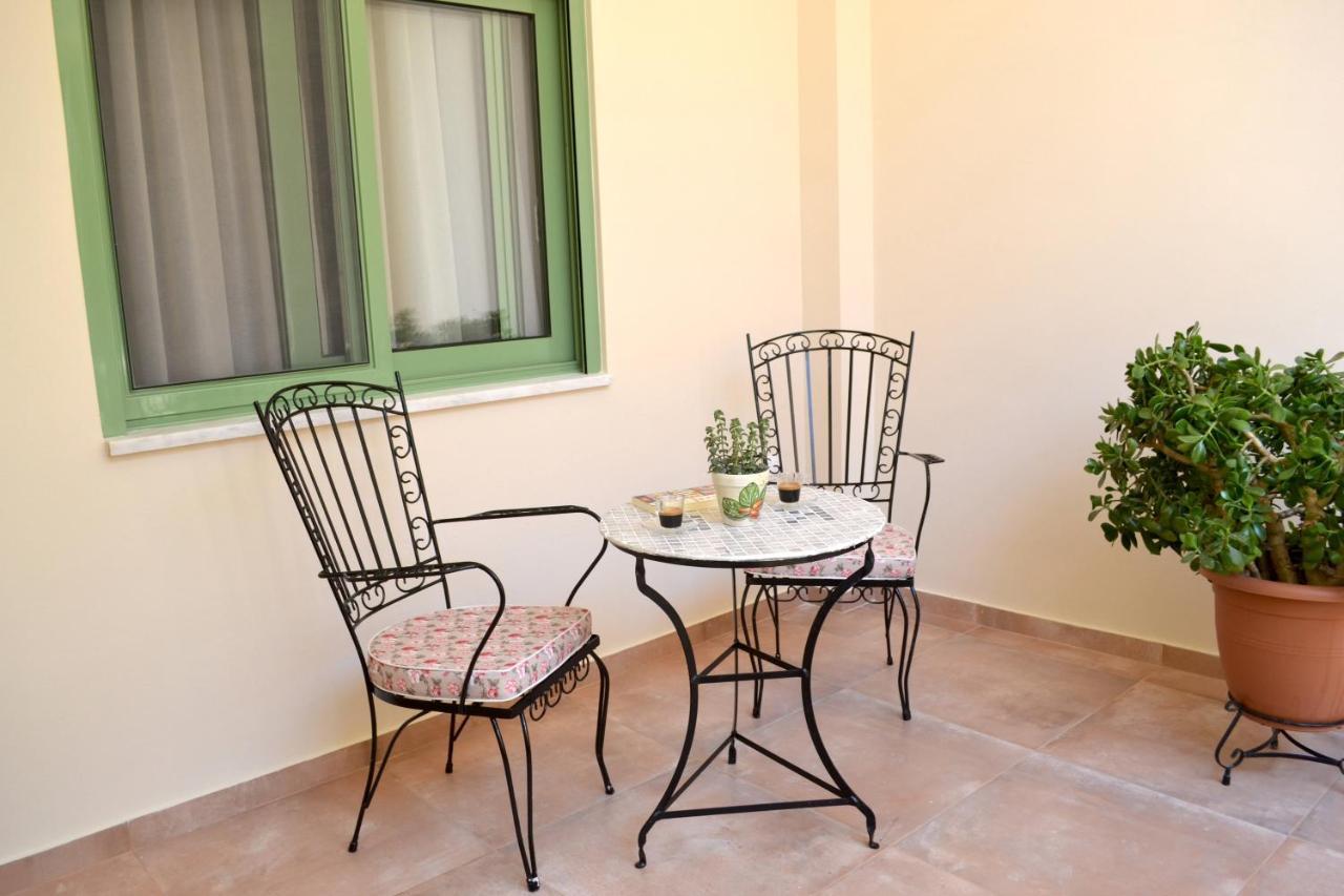 Yannis Guest House Aegina Ngoại thất bức ảnh